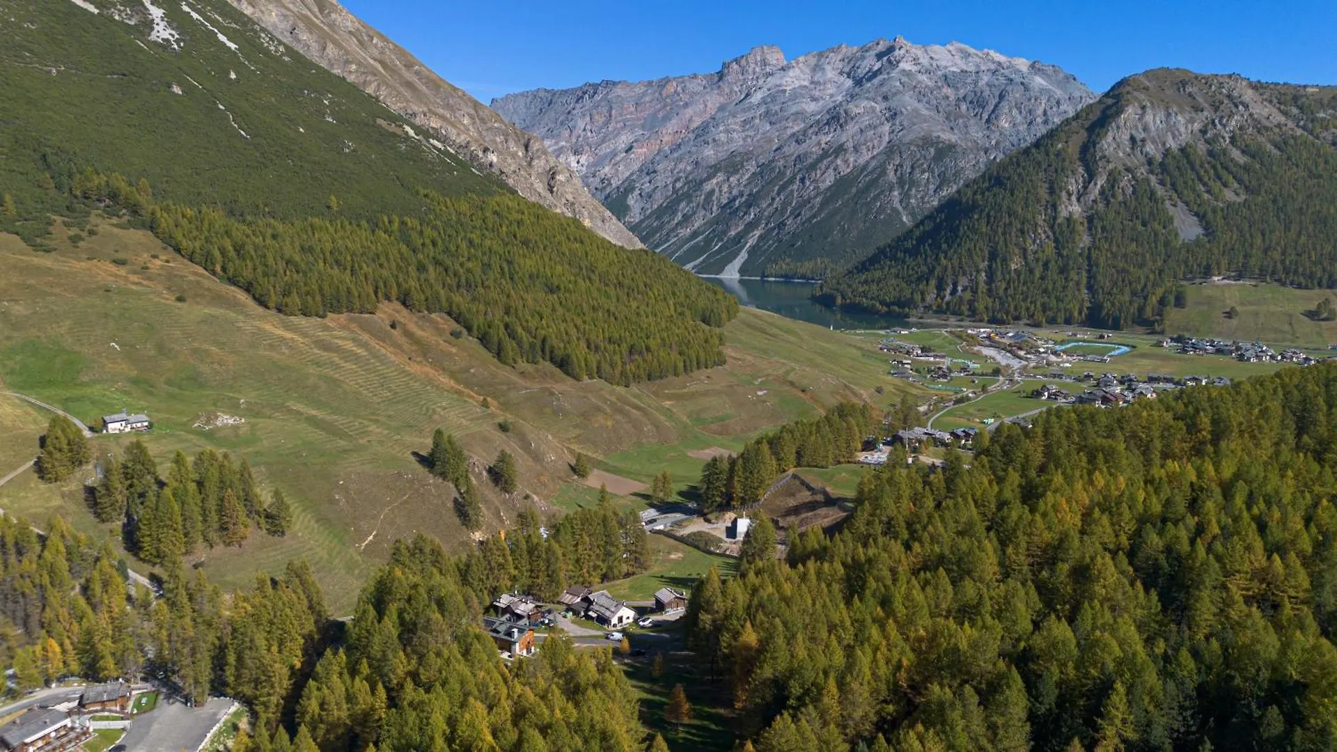 Chaleix Apartment Livigno 0*,  Italy
