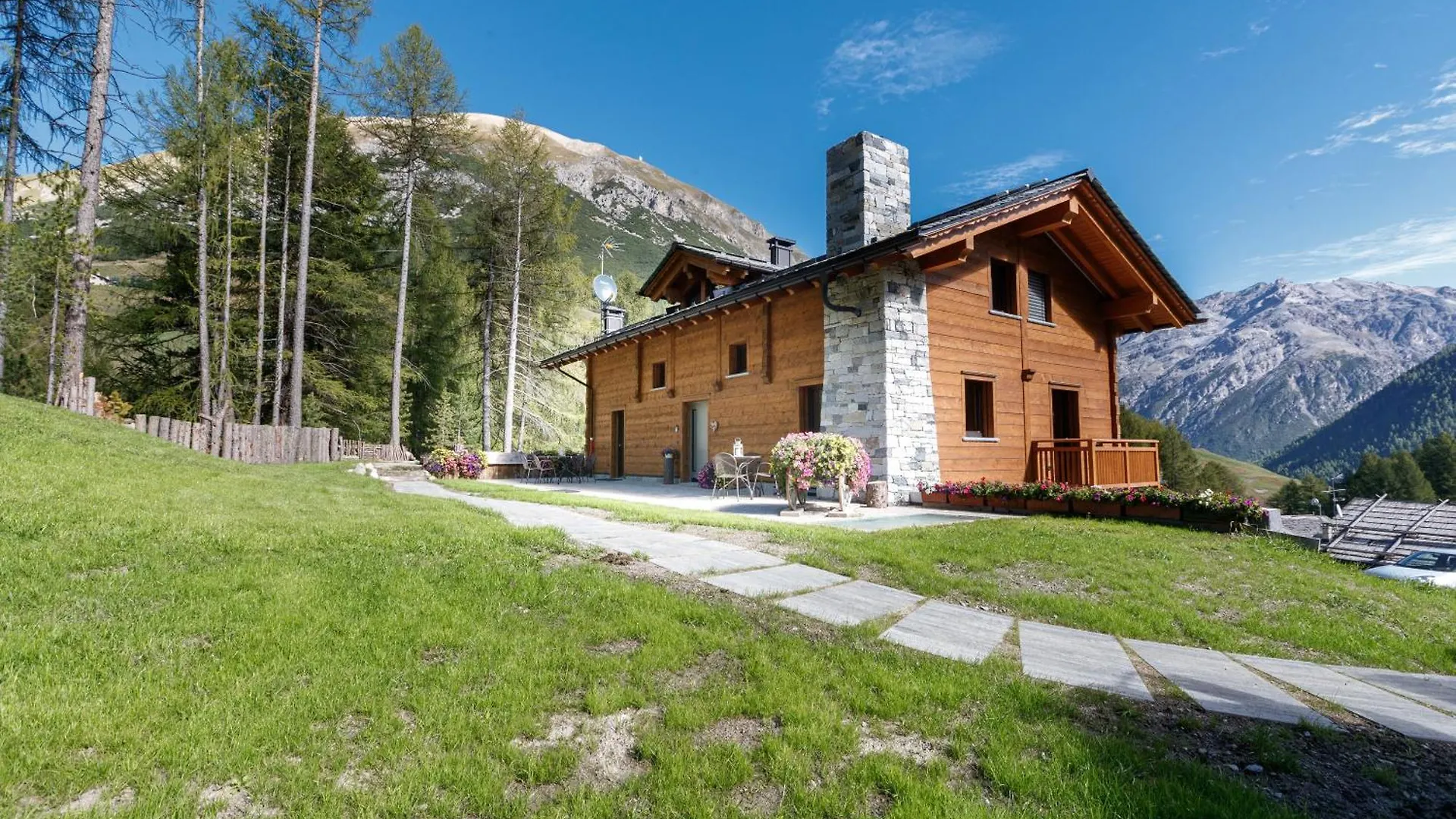 Chaleix Apartment Livigno Italy