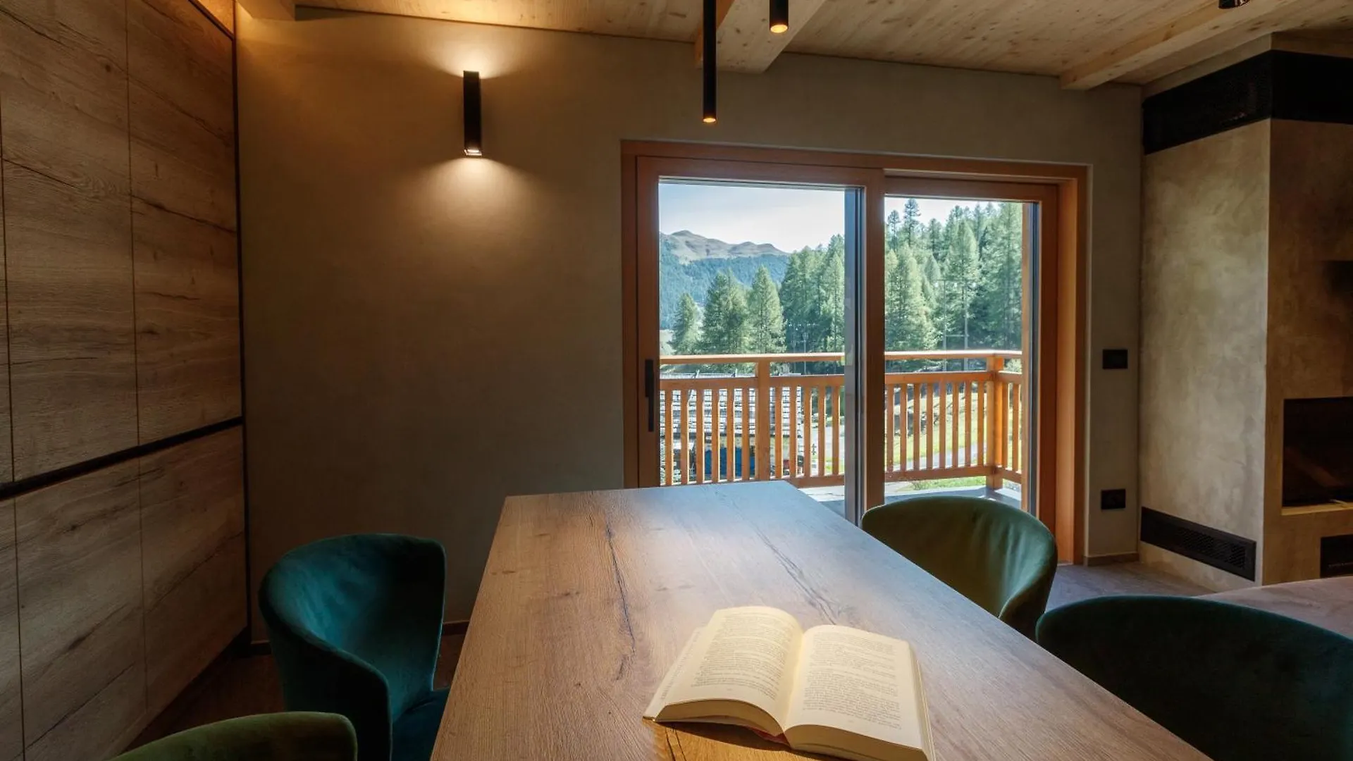 Chaleix Apartment Livigno 0*,  Italy